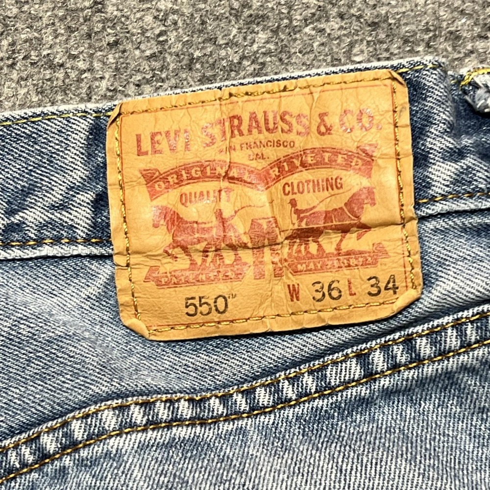 Levis 550 Jeans Mens 36x34 Blue Light Wash Relaxed Tapered Denim Pants Casual - Picture 3 of 16